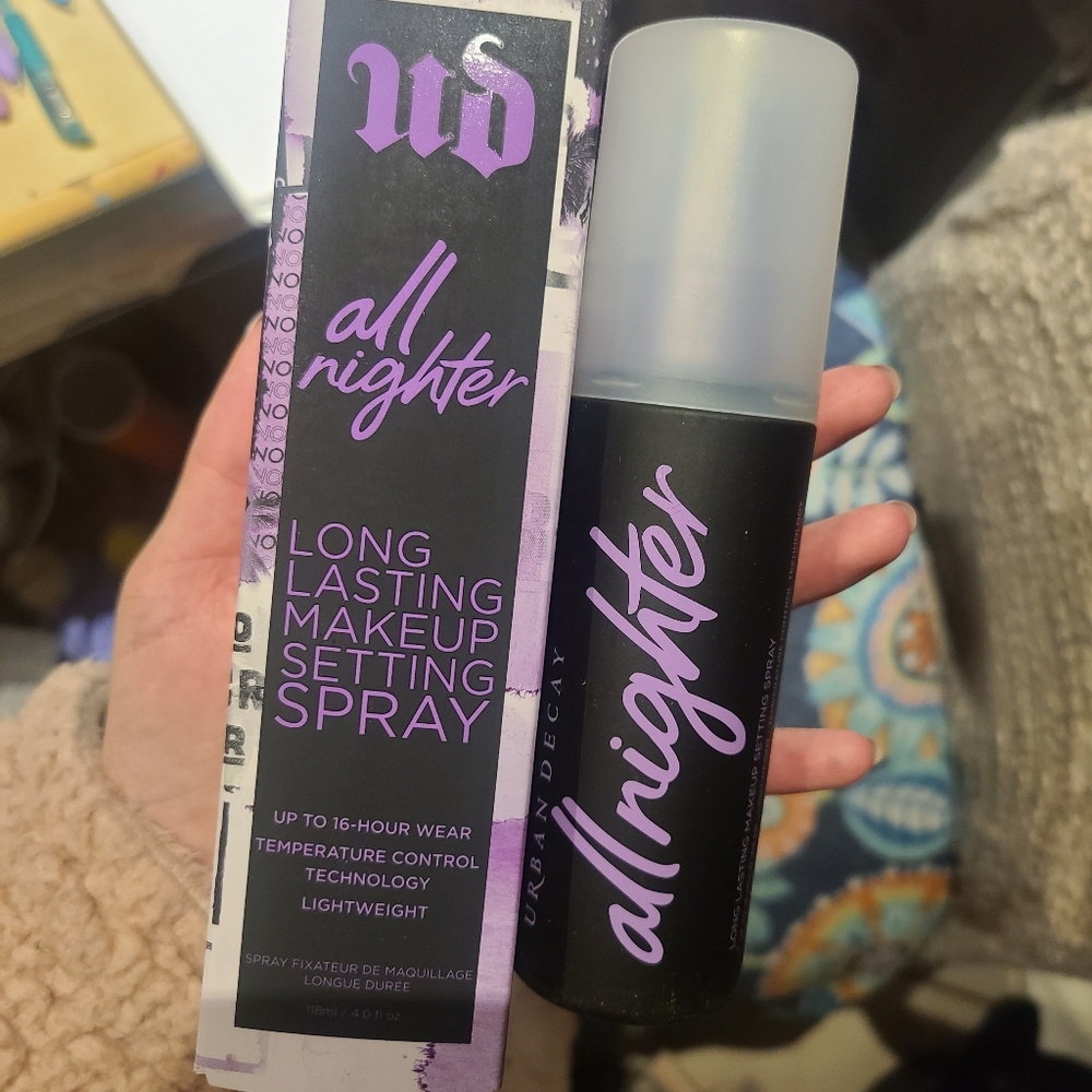Urban Decay All nighter spray 4oz